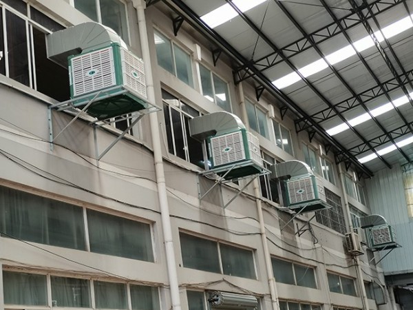 南寧好友緣月餅廠使用[ZLG理工]冷風(fēng)機(jī)降溫廠房工程案例